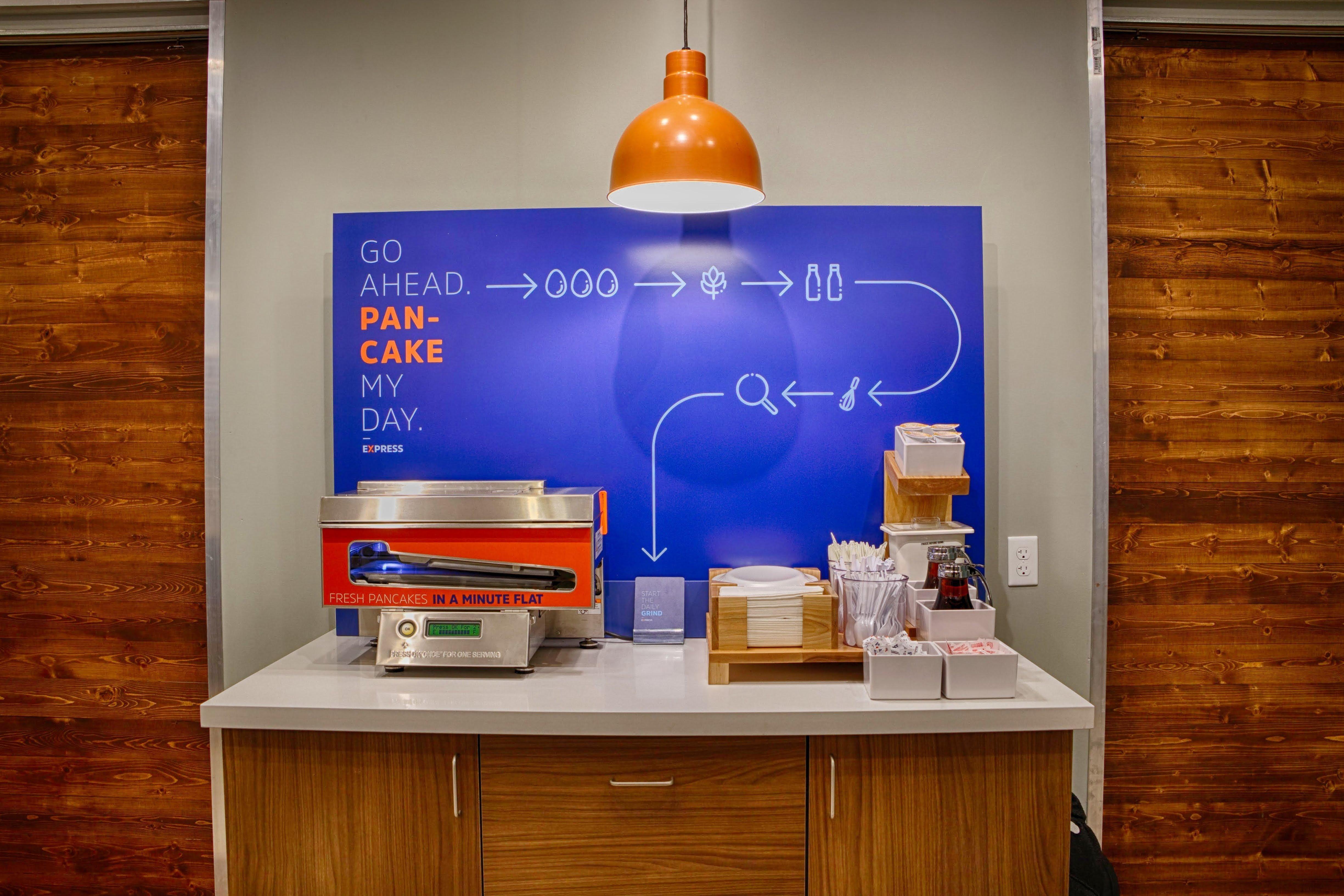 Holiday Inn Express Orlando - South Park By Ihg Williamsburg Εξωτερικό φωτογραφία